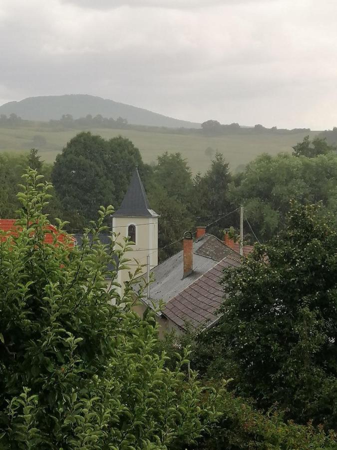 Zempleni Tuenderkert Vendeghaz Hotel Fuzerkomlos Exterior photo